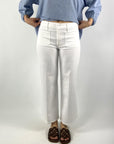 11688-544: Witte wide leg jeans 'The Maven Ankle' van MOTHER met opgestikte zakken bij Nuance Boutique.