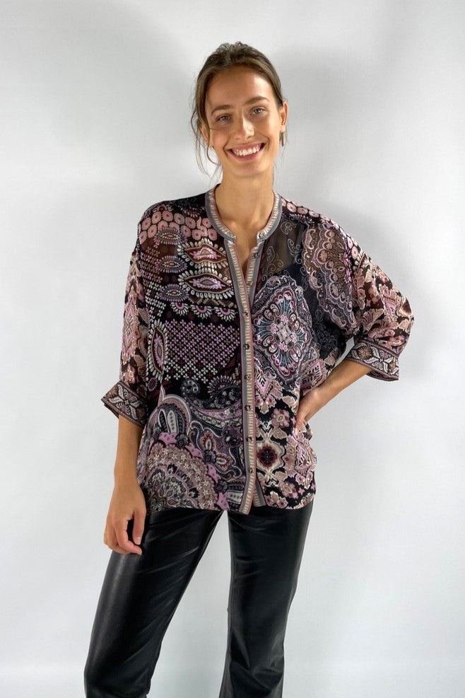 Oversized blouse van Hale Bob met knoopsluiting en 3/4 mouwen in een licht transparante chiffon.