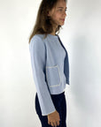 Anneclaire - D1268 285 - Vest kort 2 zakjes gebreid - lichtblauw