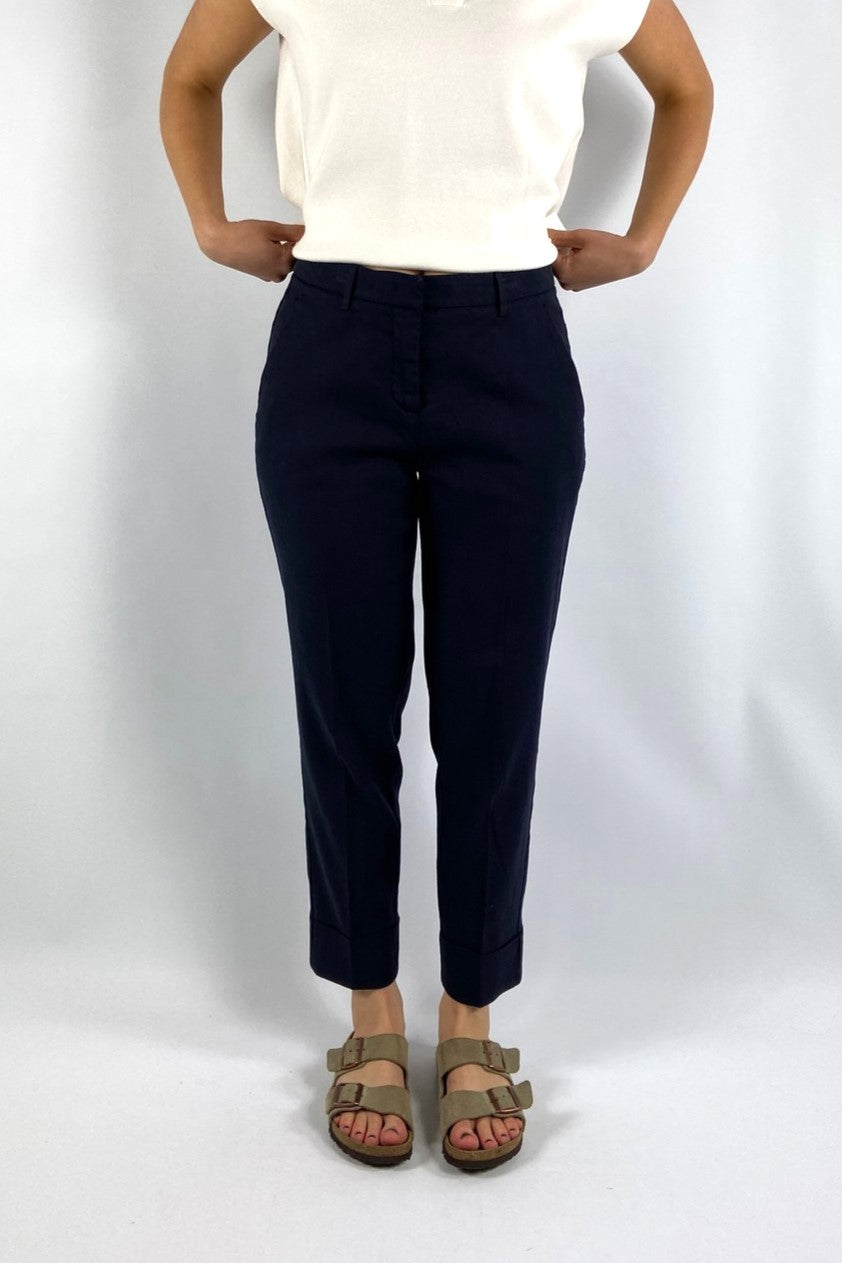 Stijlvolle donkerblauwe tapered fit broek van Cambio model Krystal, in een linnen-katoenmix.