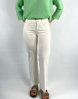 Cambio broek model Francesca. Dit recht vallend model heeft een detail op een broekzak.