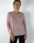 Gebreide damespullover van Hemisphere in een mix van kasjmier en zijde, los model met V-hals en ribboorden – tijdloos comfort en luxe.