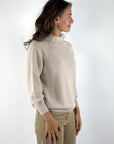 Hemisphere fijngebreide wollen pullover met T-hals – Light Stone
