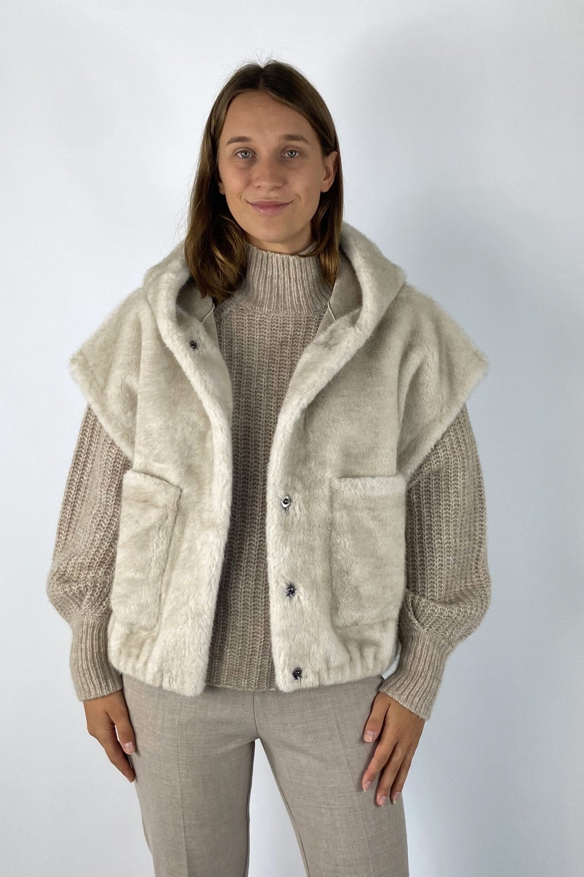 Hoodie in pluizige stof in de kleur beige.