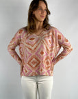 Truitje van Hemisphere in een kleurrijke mozaiekprint met lange mouwen van Hemisphere in 100% cashmere.