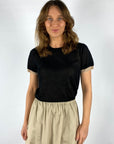 Bicolar truitje zwart/beige met korte mouwen en ronde halsuitsnijding van Vince.