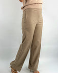 Exterior - 57844 | Phard - Gerade geschnittene beige Hose mit Mikrostruktur