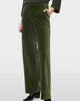Marc Cain WUKARI broek van fijn corduroy – Forest Night New