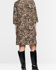 Marc Cain - ZC 21.22 J12 | 606 - Jurk scuba luipaardprint - soft cappuccino