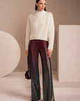 Gecoate broek met kleurverloop van Marccain in kunstleer met subtiele glans, hoge taille, wijde pasvorm.