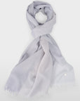 Langwerpige sjaal van Marccain in 100% pure wol met zachte touch, franjes en harmonieuze kleurtonen
