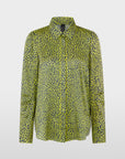 BC5103W45 Marc Cain blouse in Apple Green New met kleurrijke dierenprint, klassieke kraag en knoopsluiting