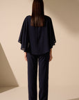 Oscar The Collection - Shane Top - Cape-Bluse mit U-Boot-Ausschnitt - Marineblau