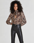 Patrizia Pepe – 8C0455 A8V2 B677 – Bluse mit Schleife, Leoparden-Voile