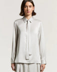 Peserico satijnen blouse van 100% viscose met Punto Luce-detail en asymmetrisch ontwerp