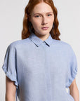 S06448D Peserico linnen shirt Dust Light Blue met Punto Luce detail aan het kraagje.