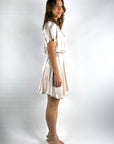 Zelaya - Cece Dress EM17 - Kurzes Kleid aus Satin mit Drapierung - Sand