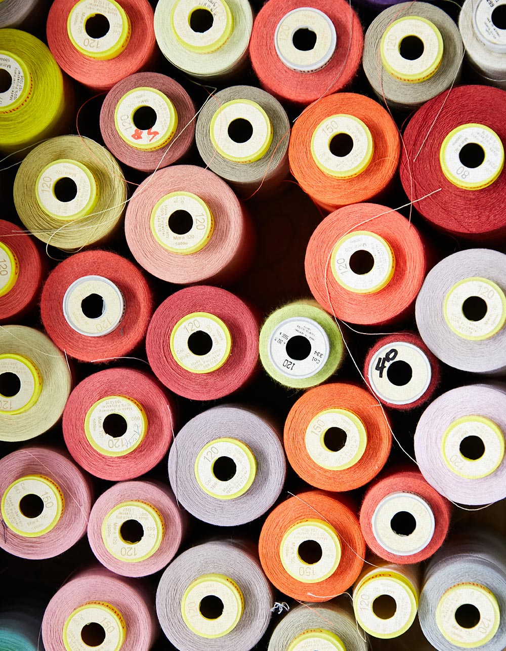 Breigaren in diverse kleuren waar het Italiaanse modelabel Anneclaire de mooiste creaties maakt.