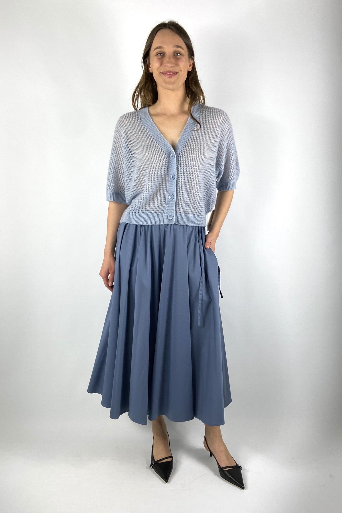 15017 1539 FFC korte cardigan ciel blauw met open wafelstructuur en V-hals