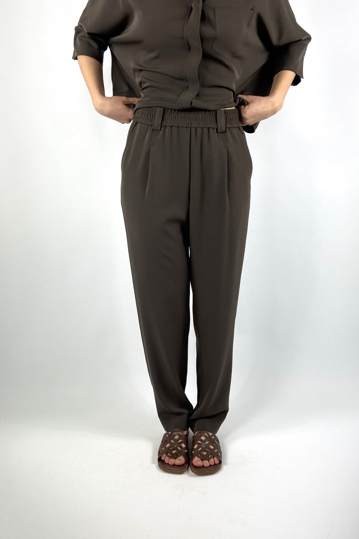 FFC 15473 Broek Crêpe met Elastische Tailleband Tonka Chocolat