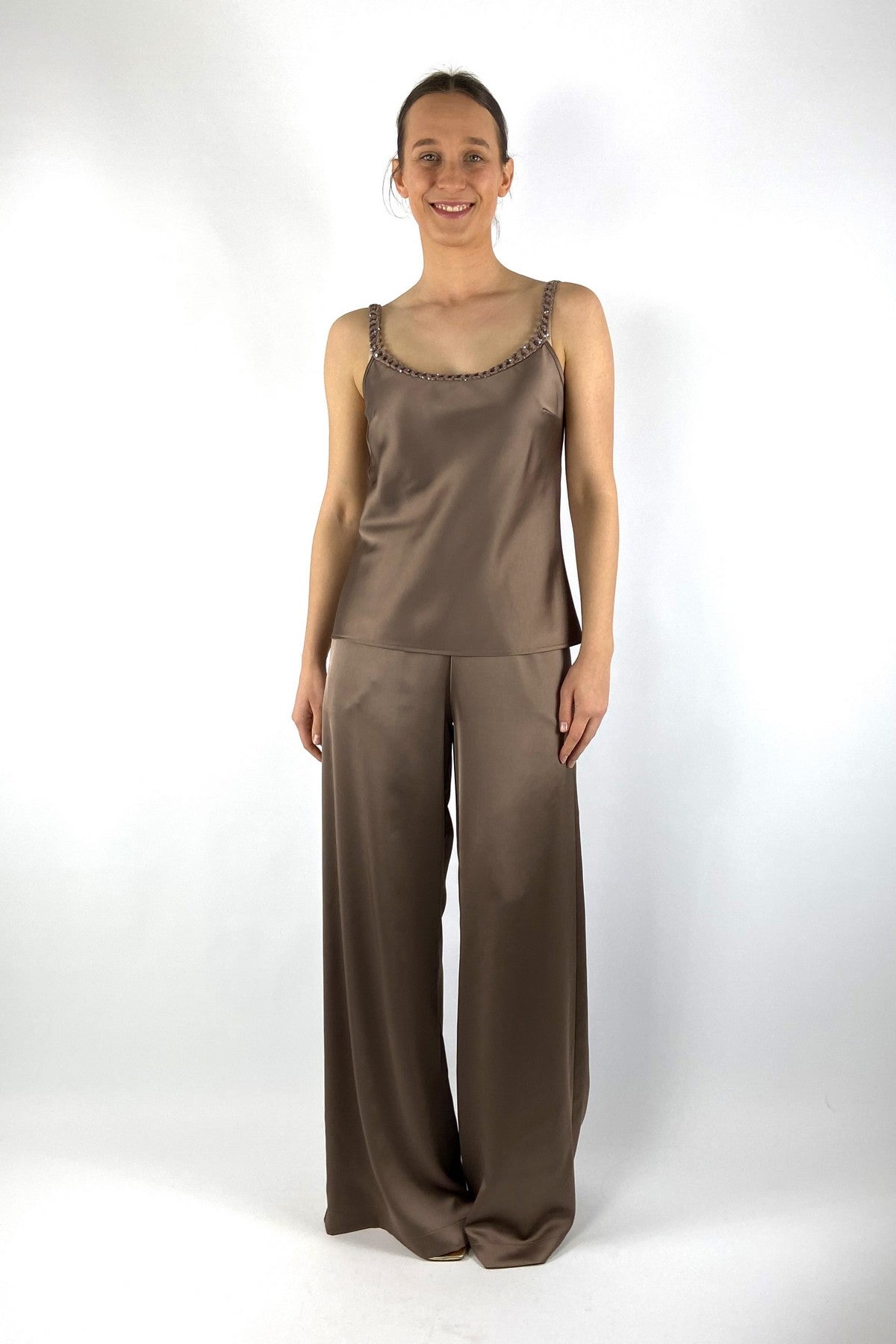 62663-6: Wijde satijnen palazzo broek van D.Exterior in kleur Mocha met een comfortabele elastische tailleband.