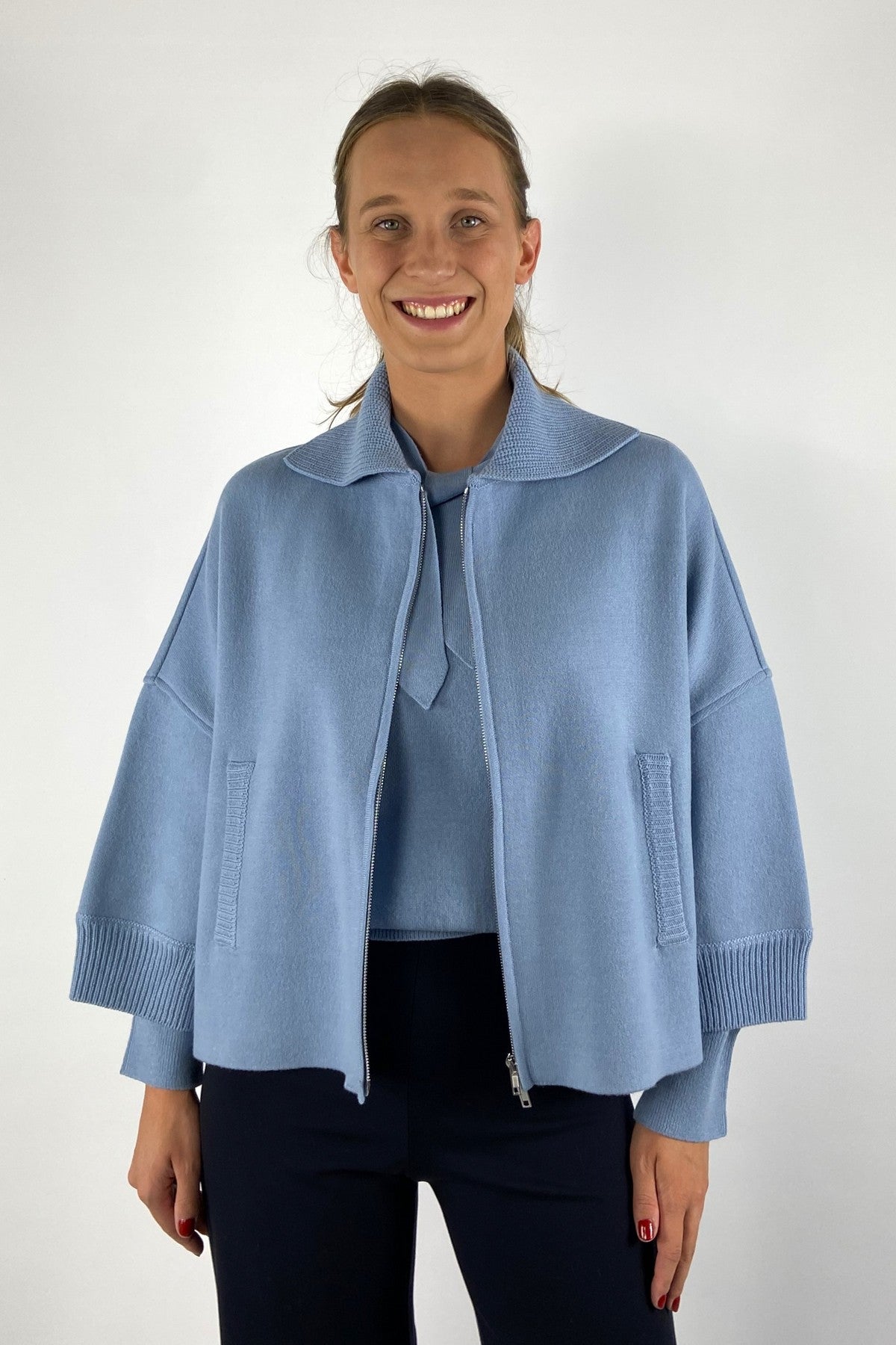 Anneclaire D1822 capevest met rits – Doveblauw
