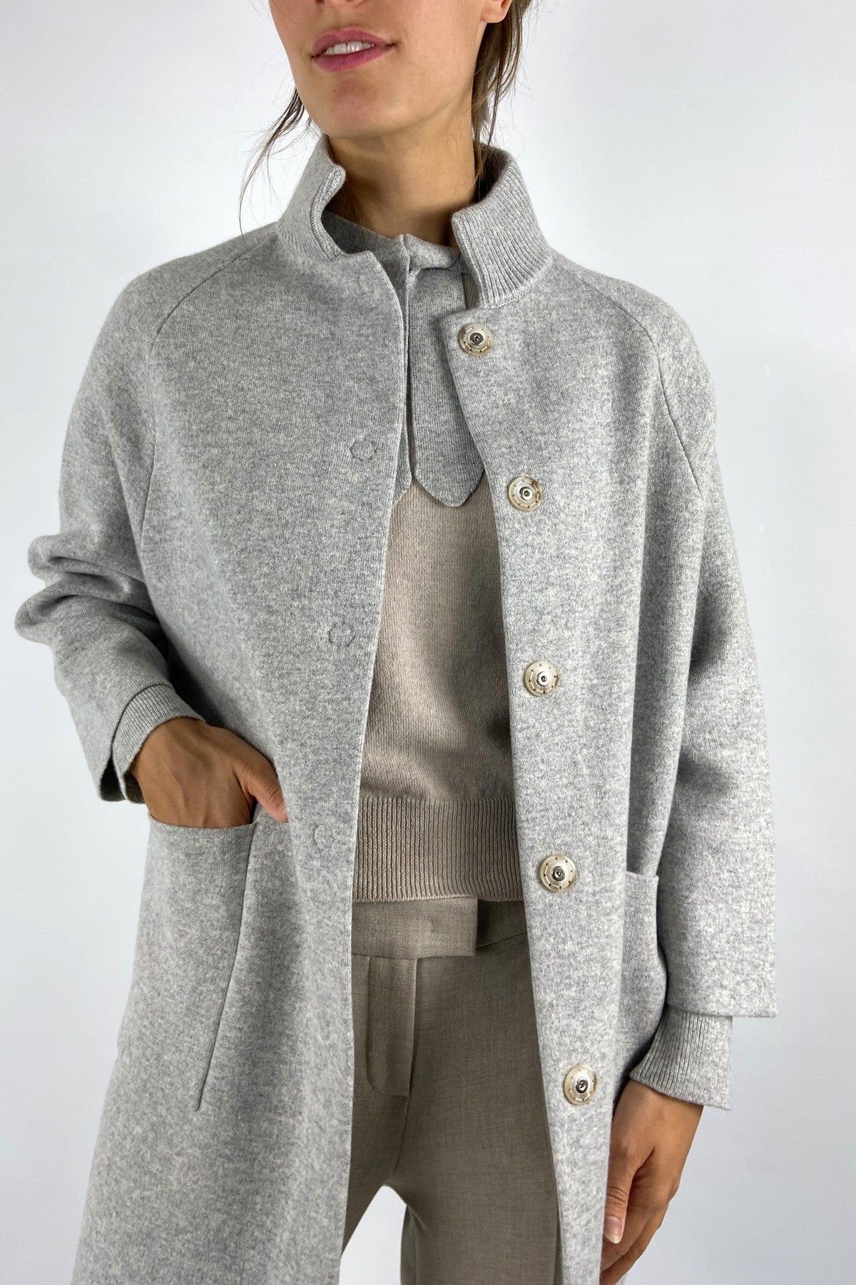 Anneclaire D1826 Mantel mit aufgesetzten Taschen – Mittelgrau