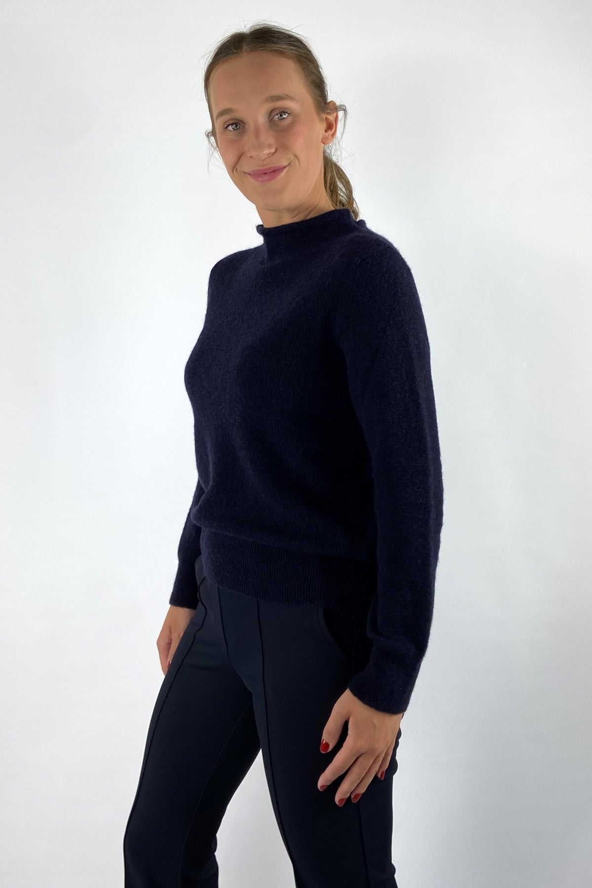 Anneclaire D1794 trui met opstaande kraag – Marine