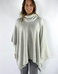 Anneclaire - D0861 117 - Capepull met losse kraag - lichtgrijs