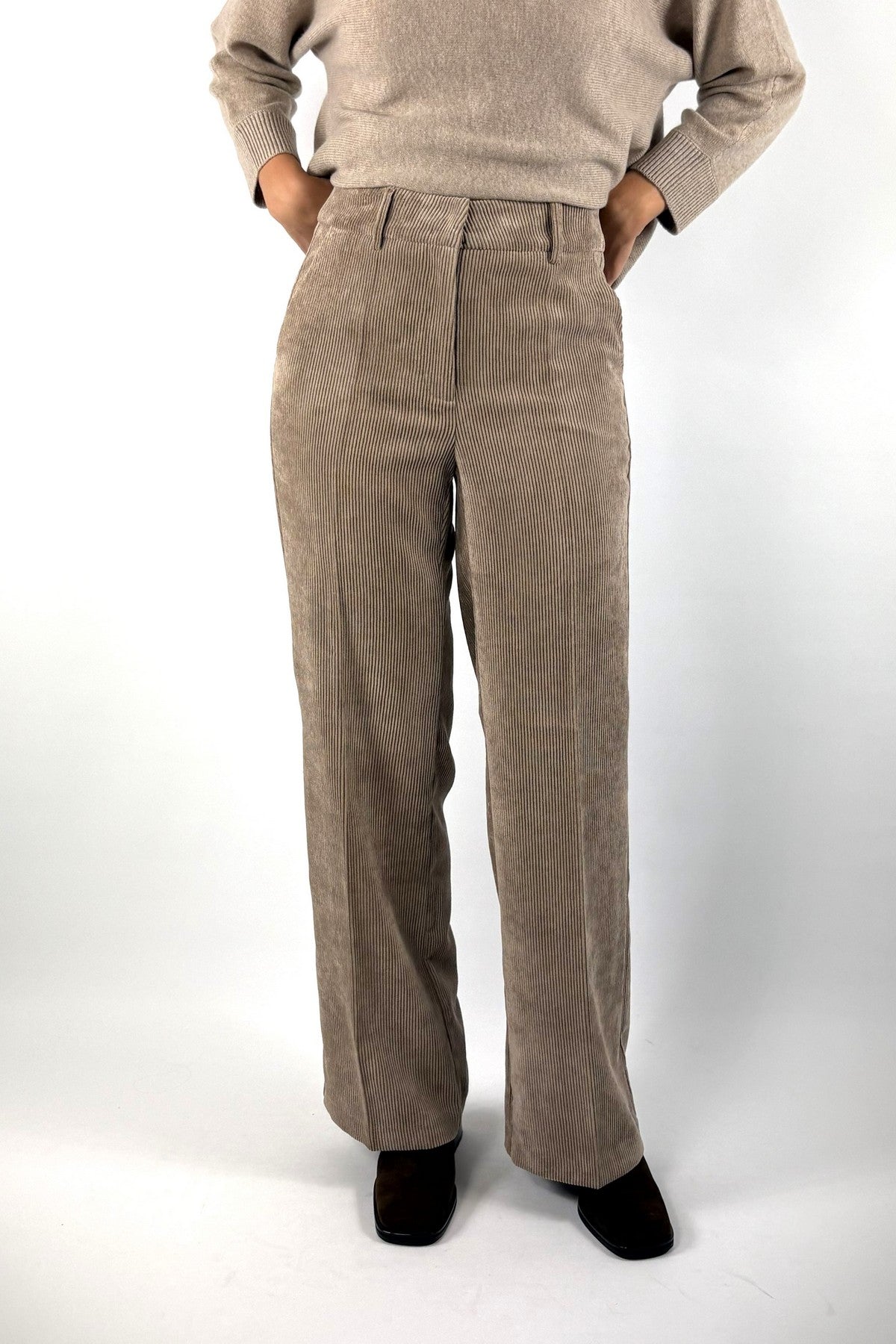 Cambio Amelie wide-leg corduroy pantalon in Ginger Biscuit met wijde pijpen en steekzakken