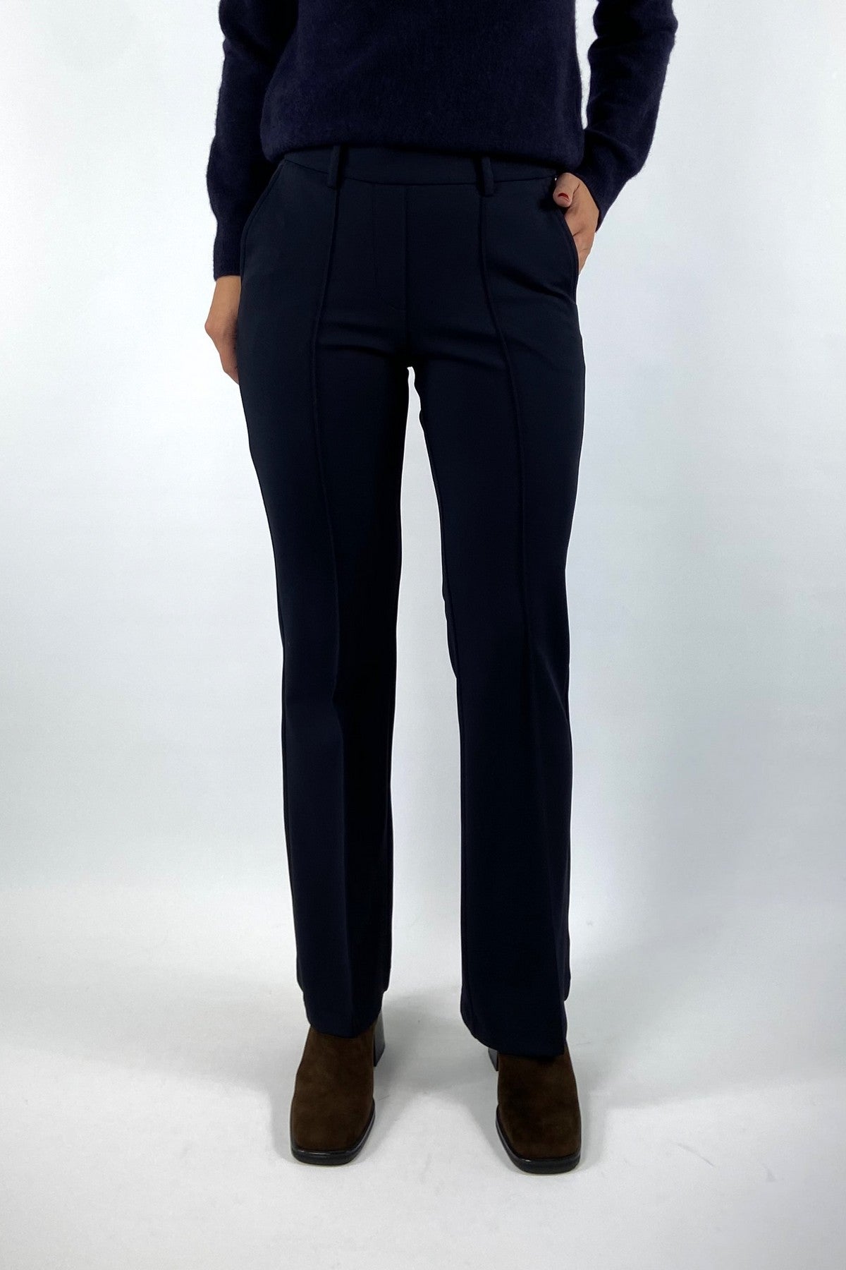 Cambio Francoise rechte broek in Dark Navy met elastische taille en techno stretch