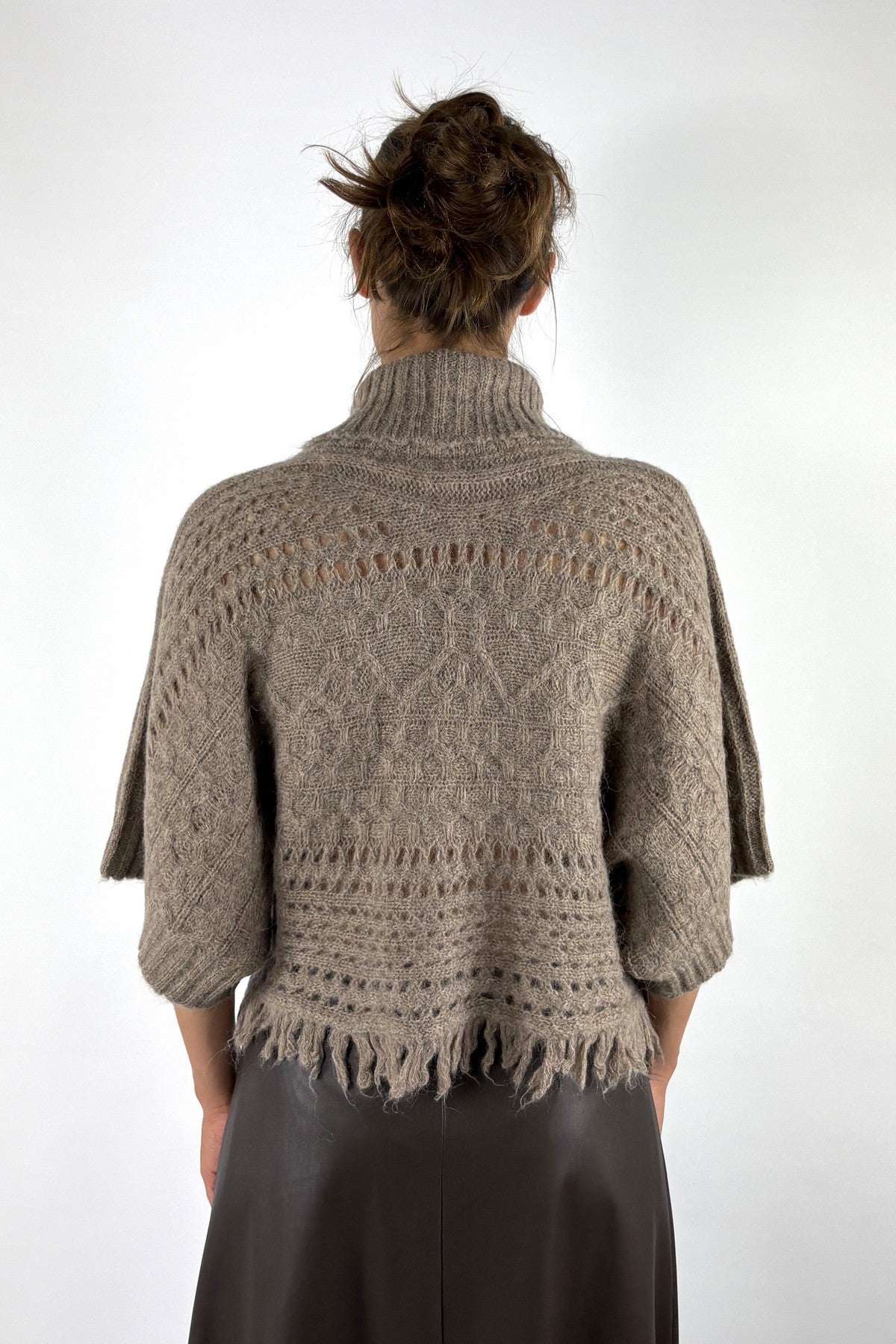 D.Exterior 63142 gehaakte capepull met splitkraag – Castoro