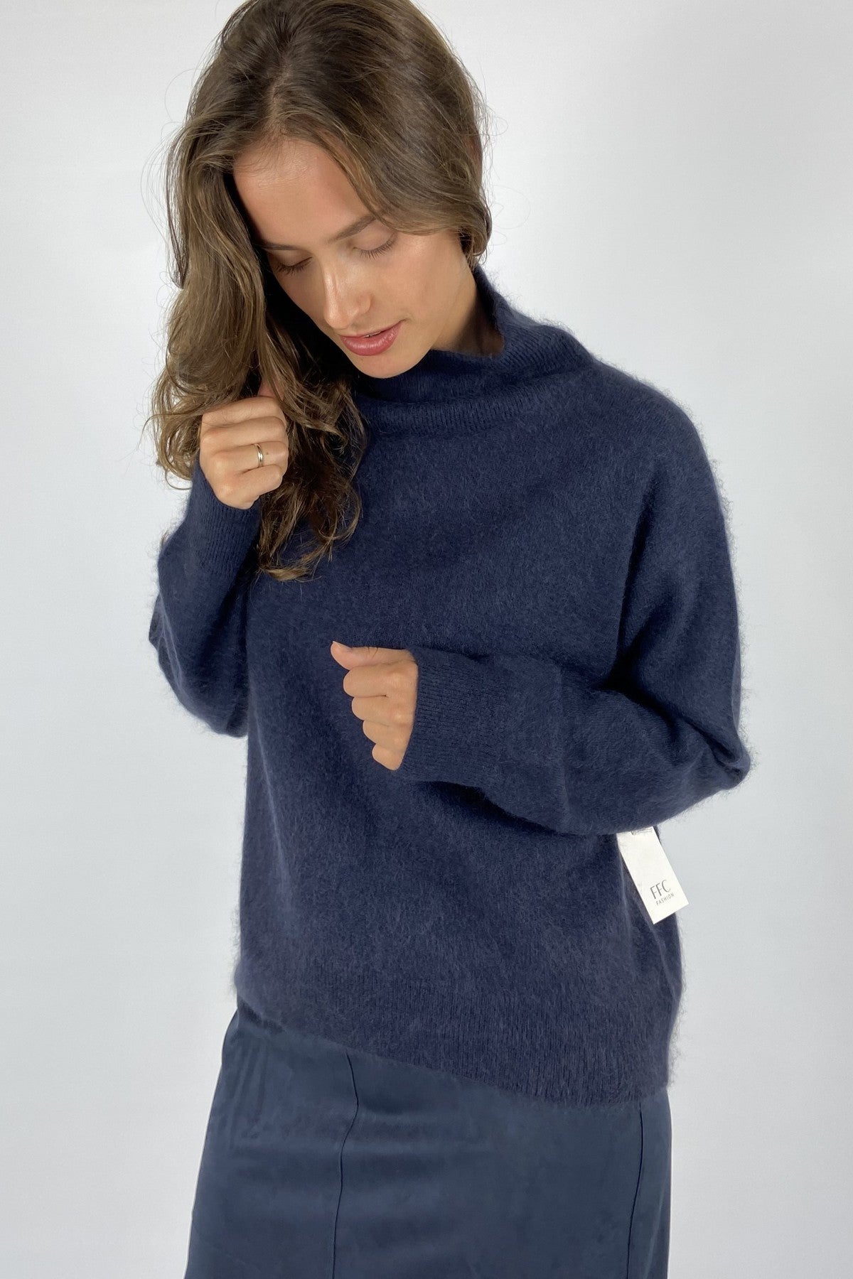 Super zachte pull met rolkraag van FFC i brushed cashmere.