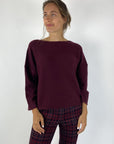 Pull van FFC met vrouwelijk ronde halslijn en lange mouwen in berry kleur.