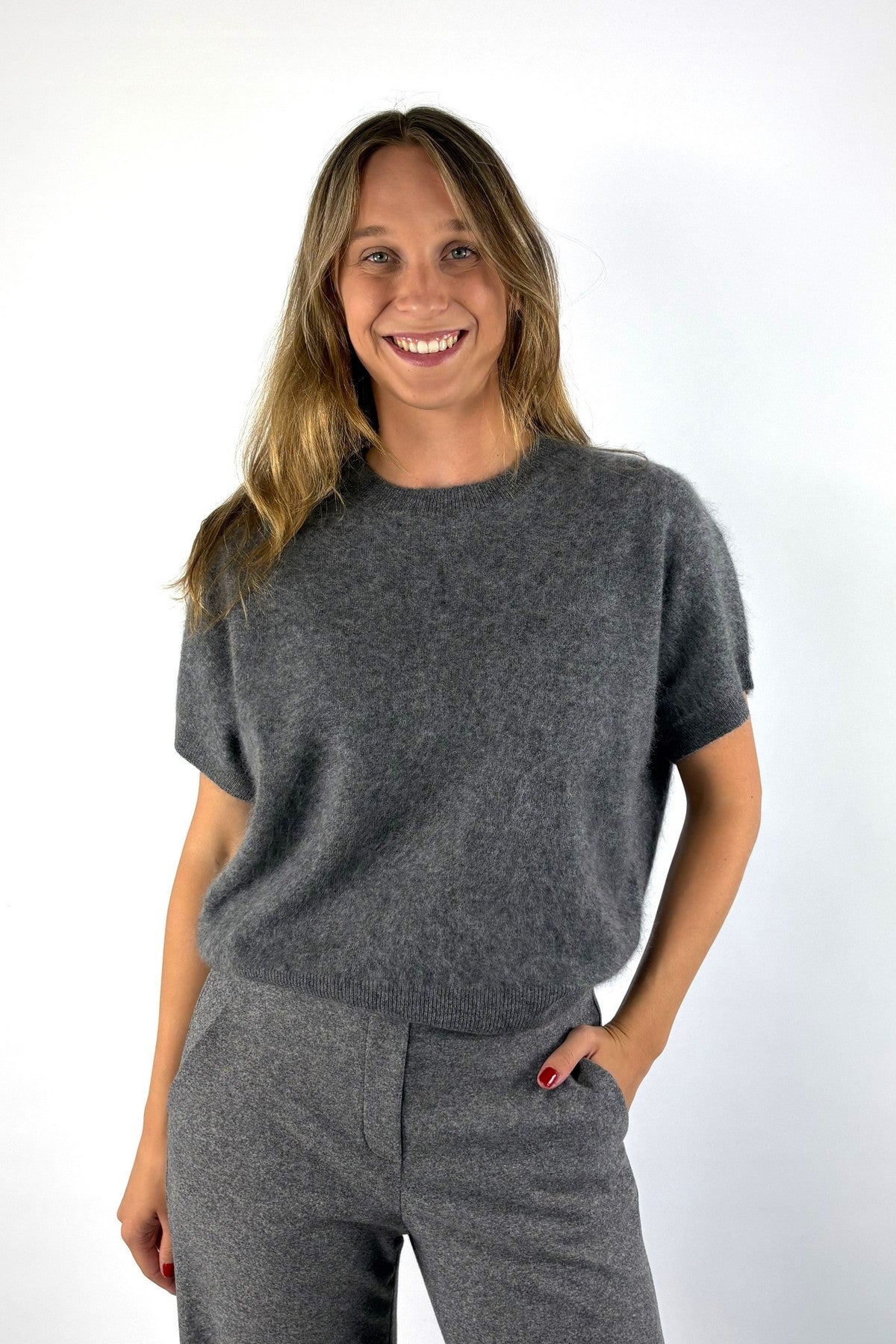 FFC Fashion 16043 pull in Ash van wol en kasjmier met ronde hals en brushed cashmere-afwerking
