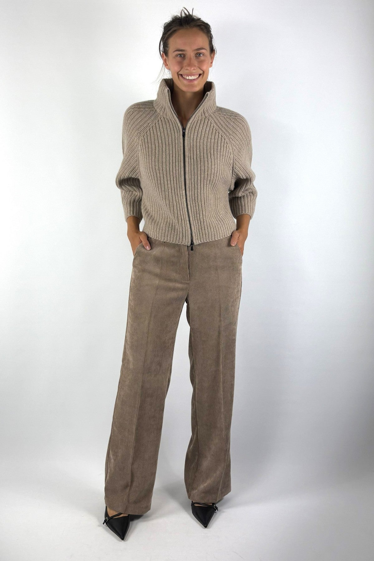 FFC - 16016 - Cardigan wol &amp; kasjmier met tweewegrits – Beige
