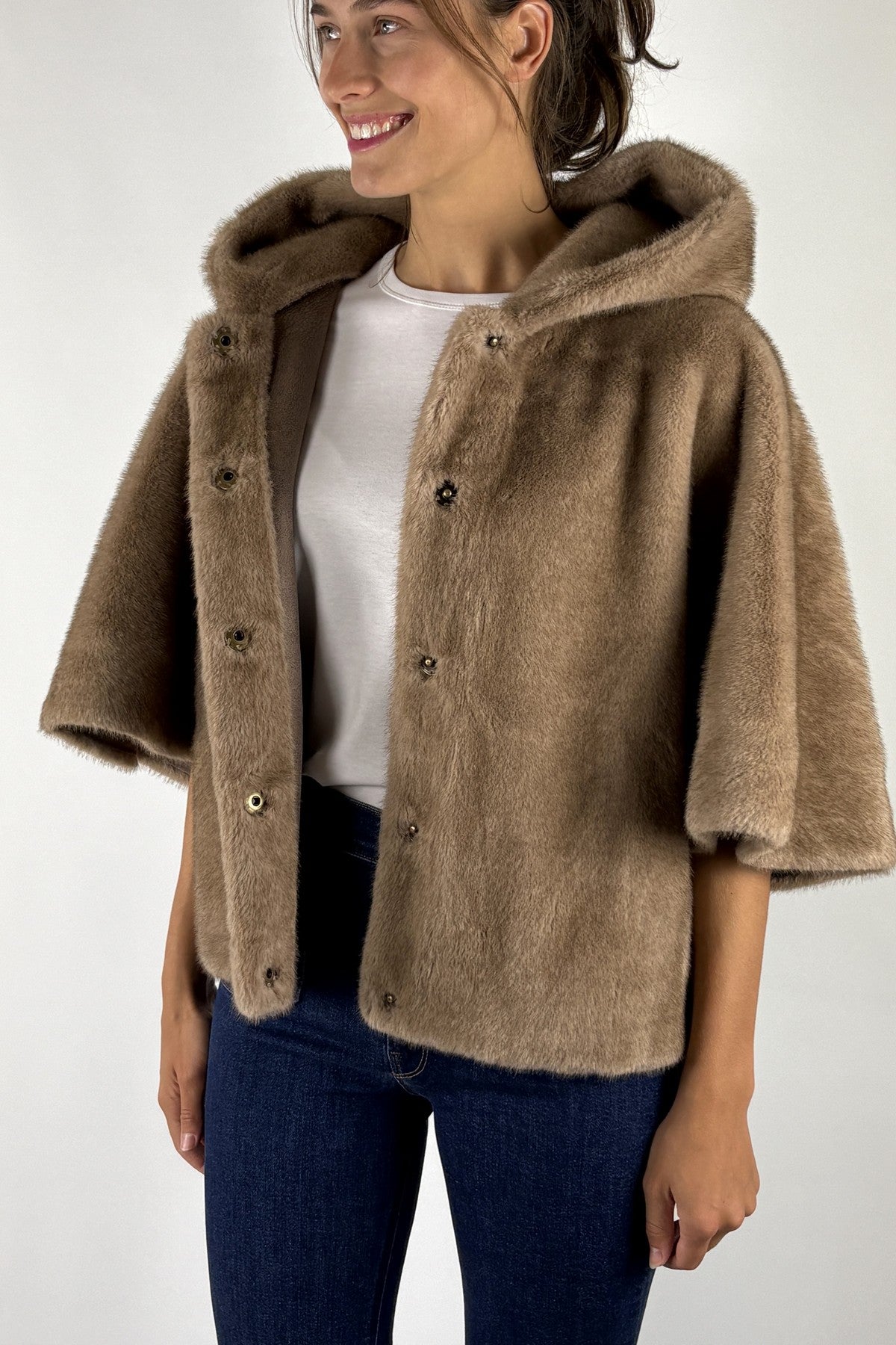Hemisphere fluffy capemantel met kap – Fluffy Camel