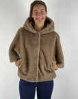 Hemisphere fluffy capemantel met kap – Fluffy Camel