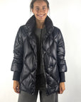 Helmur Helena korte gewatteerde winterjas in Blue met geometrisch ruitpatroon