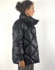 Helmur Helena korte gewatteerde winterjas met ruitpatroon – Blue