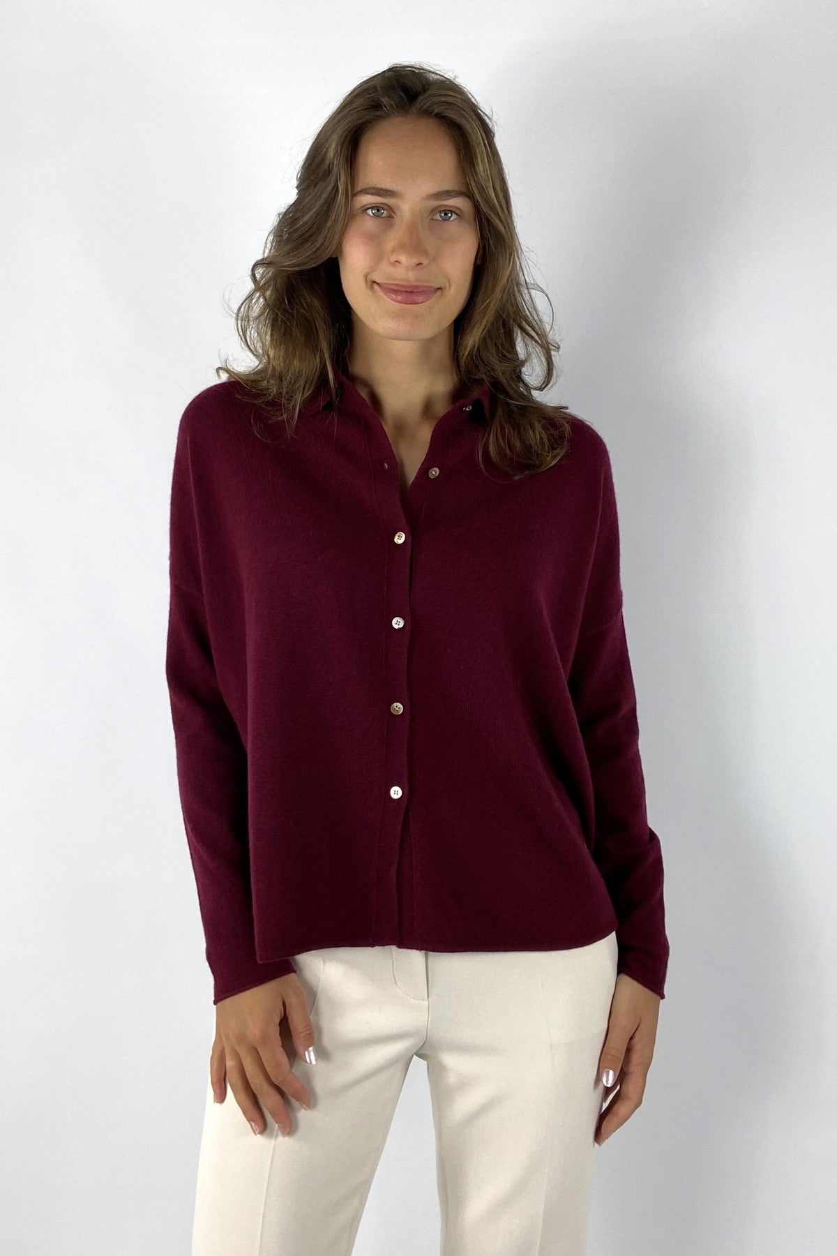 Losse cashmere cardigan met lange mouwen en polokraag in chiantirood van Hemisphere.