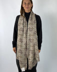 Sjaal met beige-bruine tinten voorzien van een H-monogram