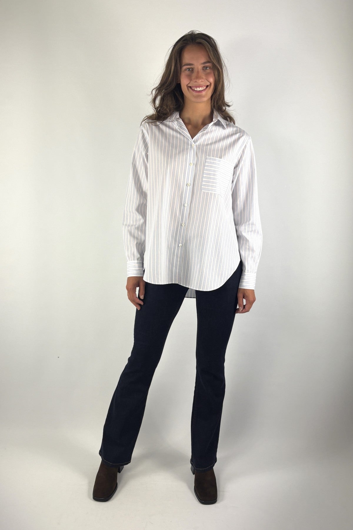 Hemisphere Ameliast blouse in rood en blauw met verticale strepen en horizontaal gestreept borstzakje