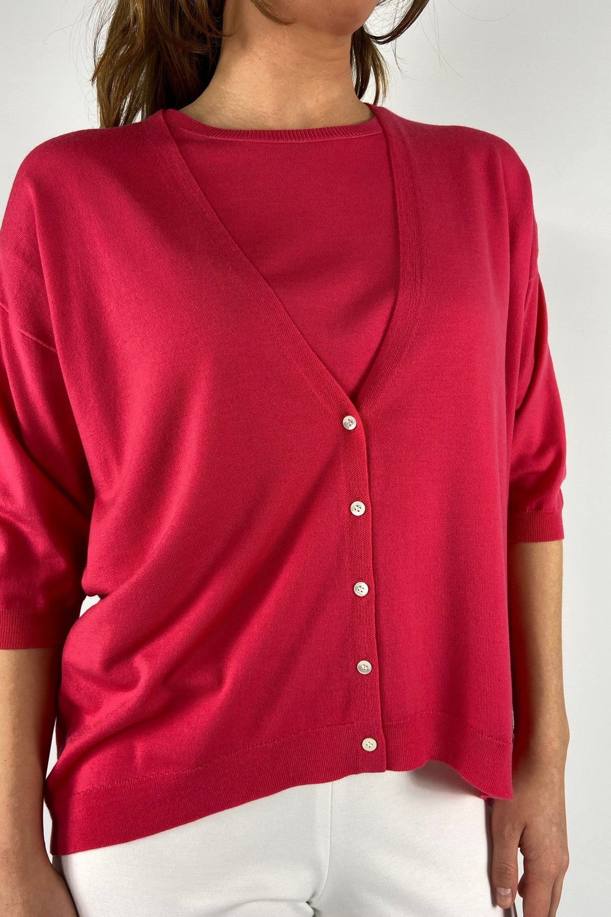 2614617-17-Hemisphere detail van de merinoswol en de knoopsluiting. Snelle verzending in NL, BE en DE.