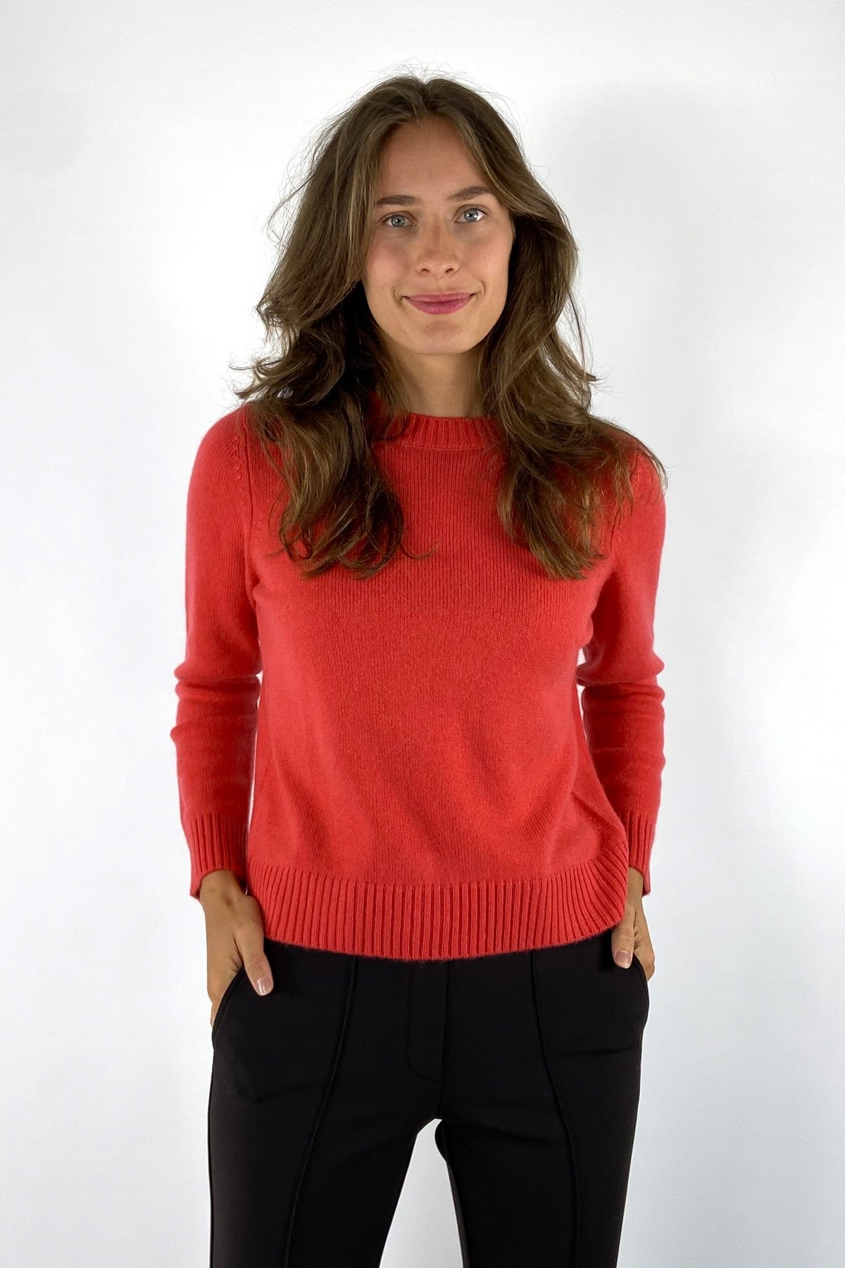 Hemisphere 2621320-4 rode cashmere pull met ronde hals en rechte pasvorm