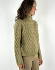 Hemisphere pullover met opstaande kraag en structuurbrei – Prairie Sand