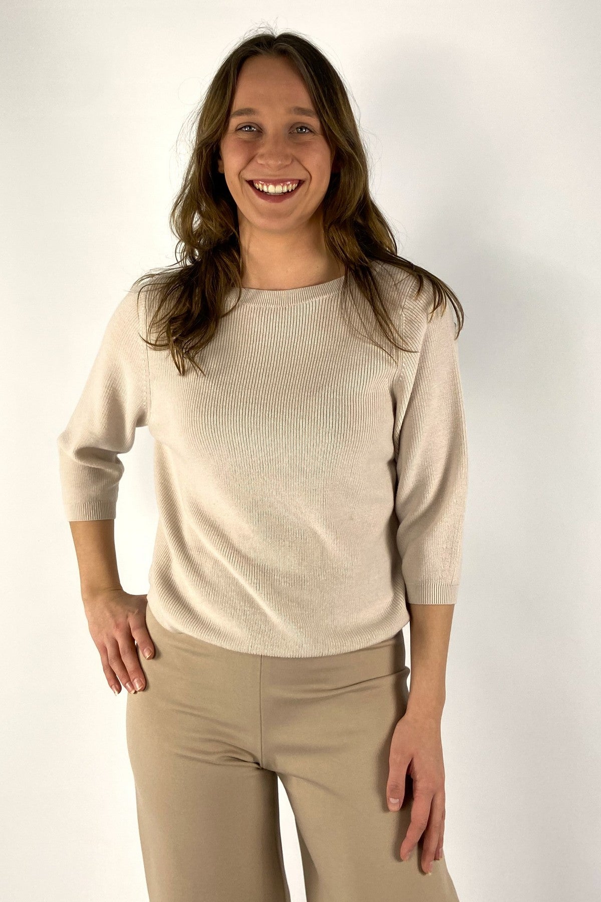 2614608-17-Hemisphere beige pullover van fijne merinoswol met ronde hals en 3/4 mouw.