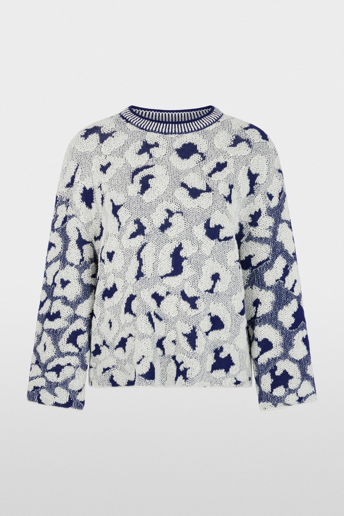 BC4102M03 Marc Cain trui Knitted in Germany in Bright Ecru met luipaardprint en ronde hals