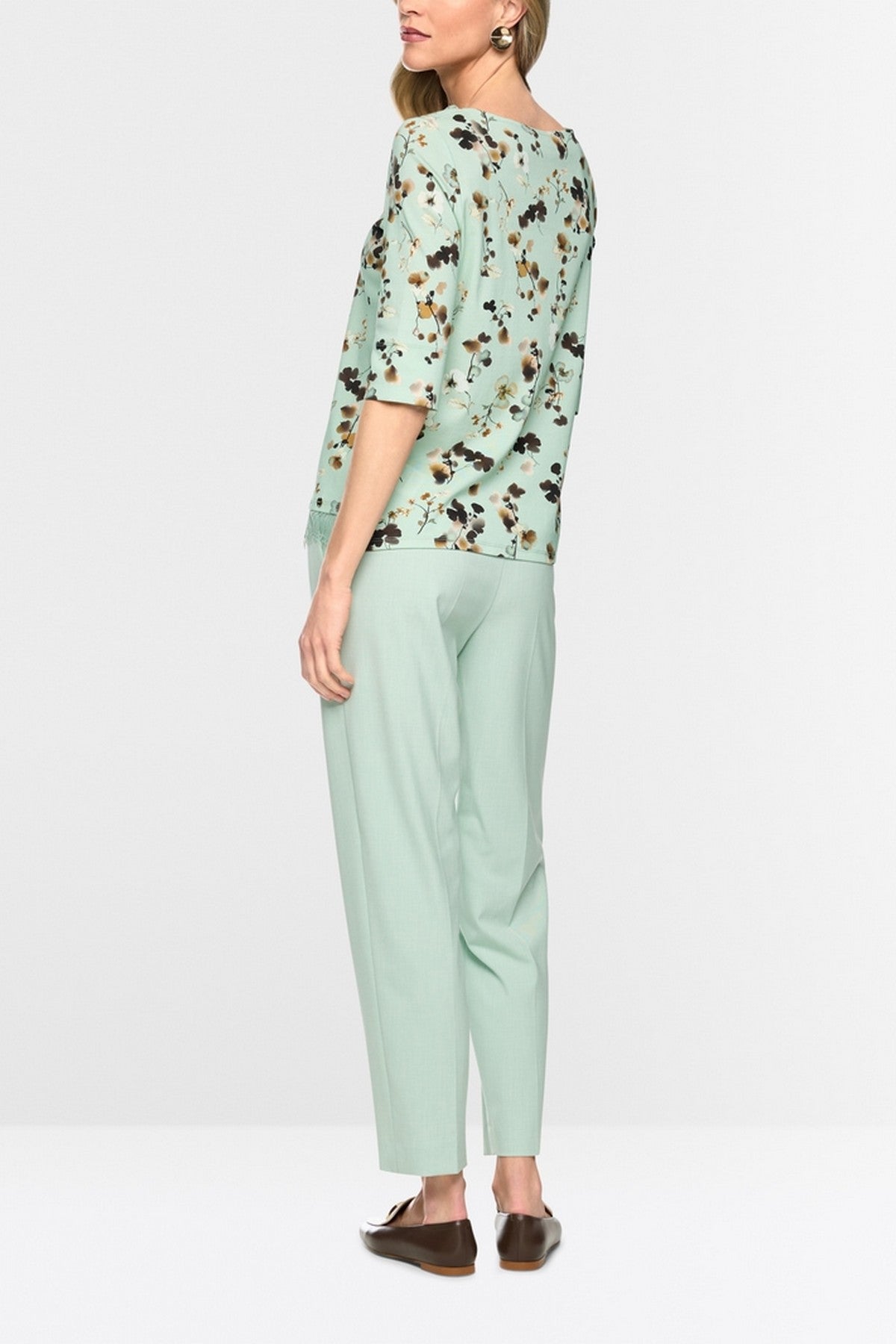 Marc Cain bloemenshirt met kanten applicatie Silt Green – BC 48.31 J47 | 505