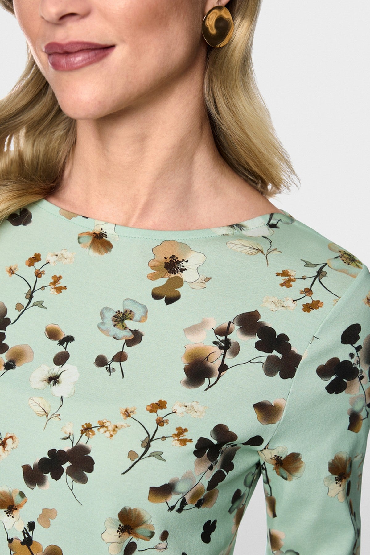 Marc Cain bloemenshirt met kanten applicatie Silt Green – BC 48.31 J47 | 505